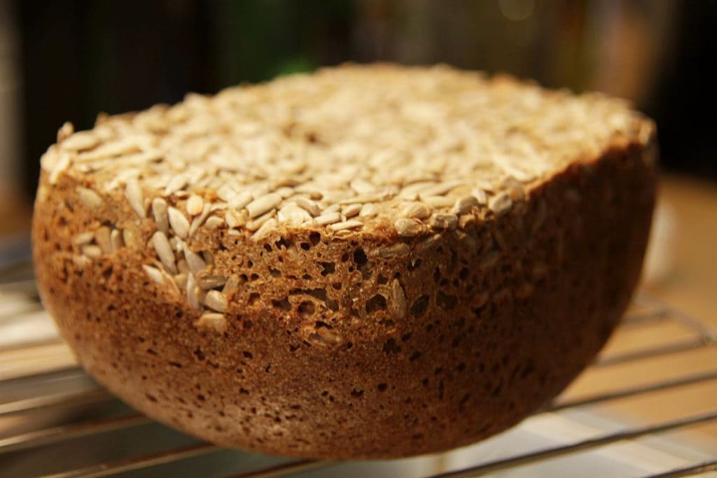 Vollkornbrot aus Brot-Backautomat Vollkornbrot aus dem Brotbackautomaten